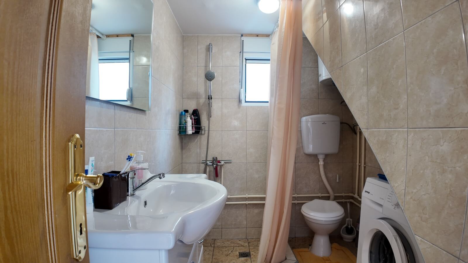 Möbliertes Haus mit 3 Schlafzimmern und Hof in Polje/ Bar zur Miete – MB112
