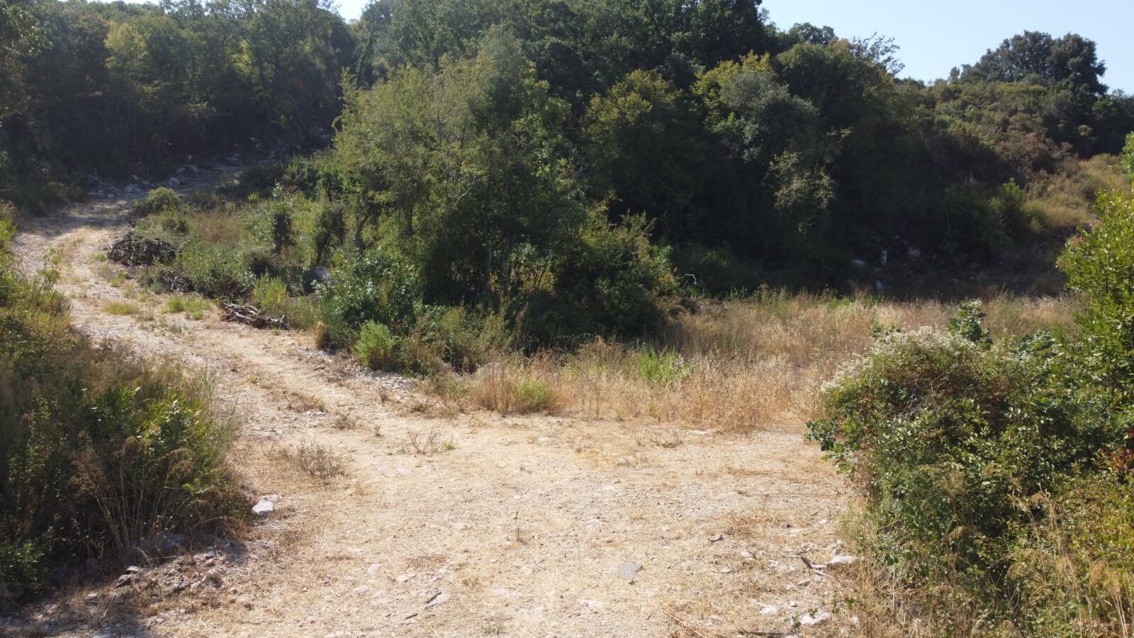 Urbanisiertes Grundstück mit Meer- und Bergblick in Kunje bei Bar