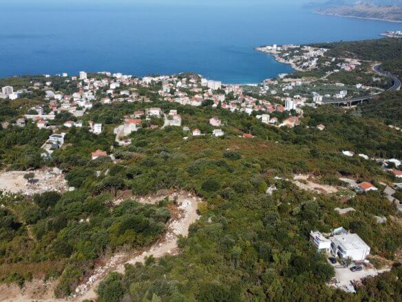Urbanisiertes Grundstück mit Meer- und Bergblick in Kunje bei Bar
