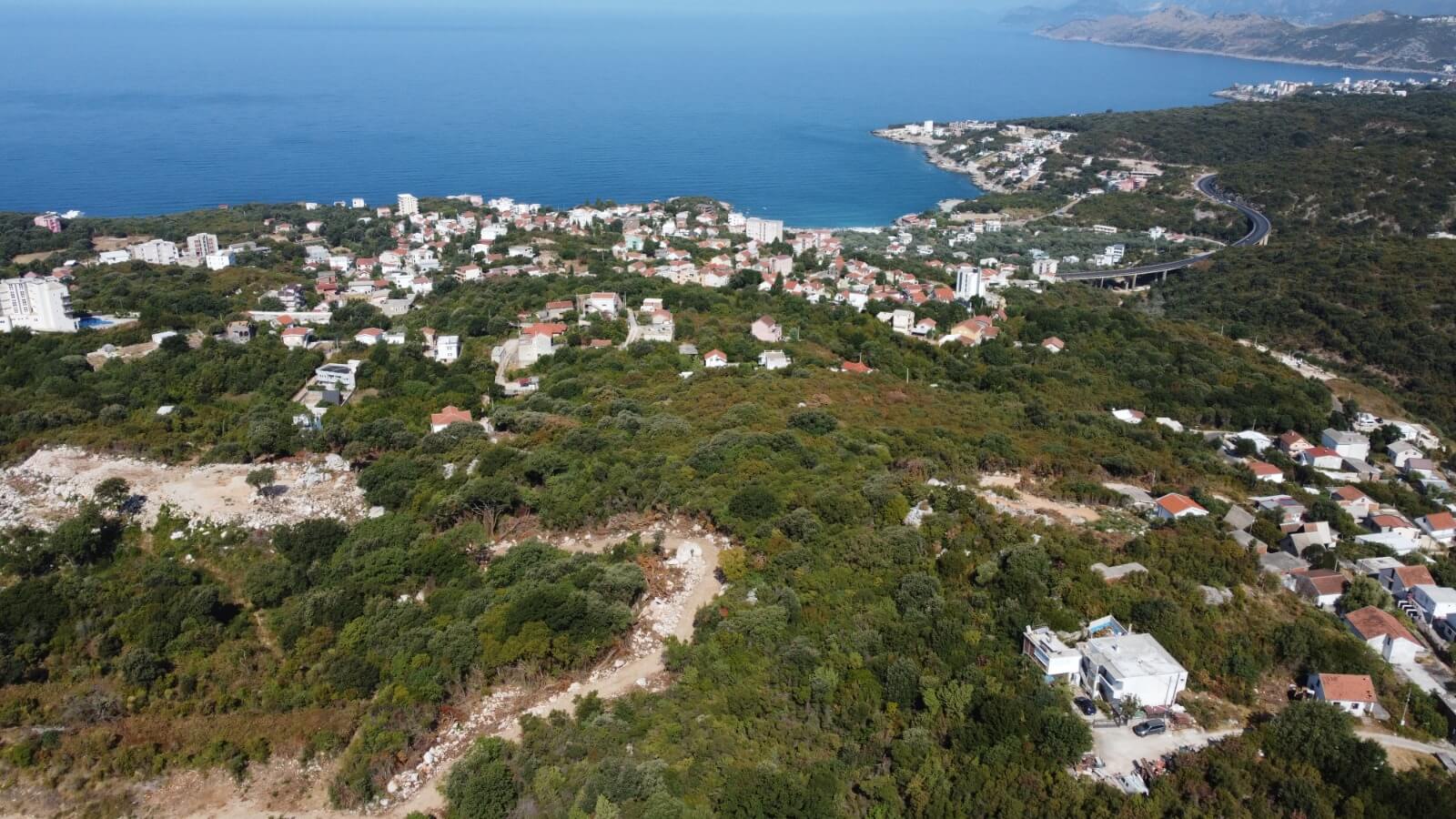 Urbanisiertes Grundstück mit Meer- und Bergblick in Kunje bei Bar