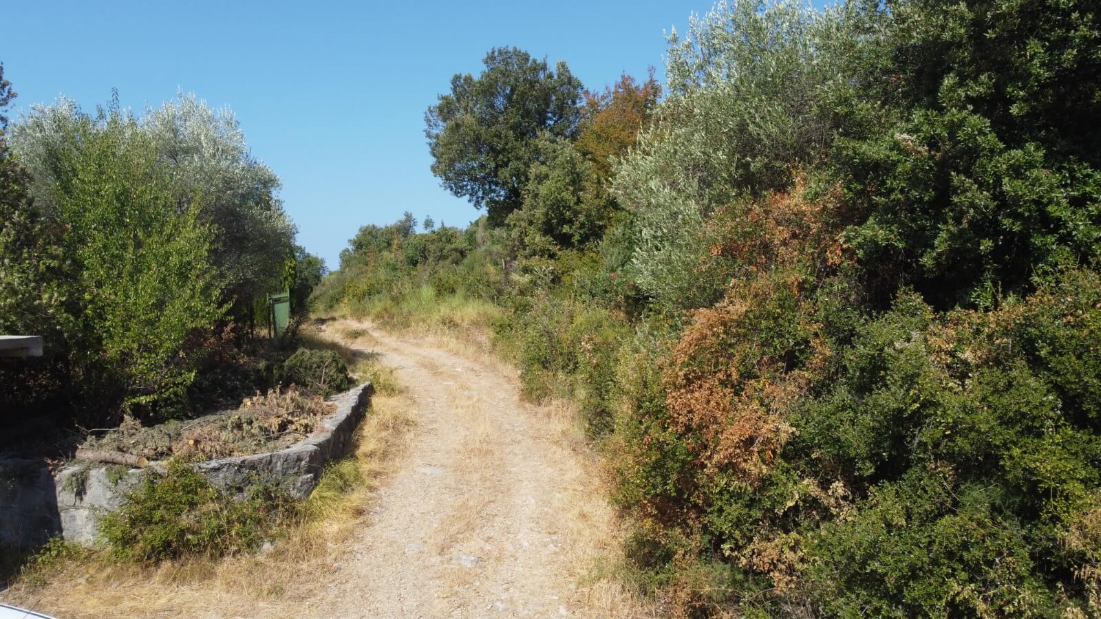 Urbanisiertes Grundstück mit Meer- und Bergblick in Kunje bei Bar