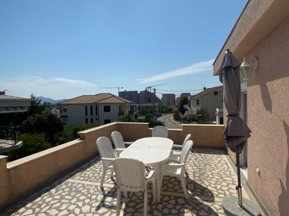 Großzügige 3-Schlafzimmer-Wohnung mit Garten und Garage in Šušanj/ Bar zur Miete – MB113