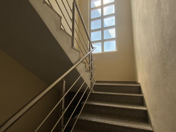 Großzügige 3-Schlafzimmer-Wohnung mit Garten und Garage in Šušanj/ Bar zur Miete – MB113