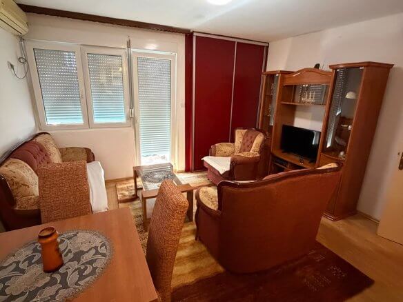 Möblierte 2-Schlafzimmer-Wohnung mit zwei Terrassen in Podgorica/ Stari Aerodrom zur Miete – MP2