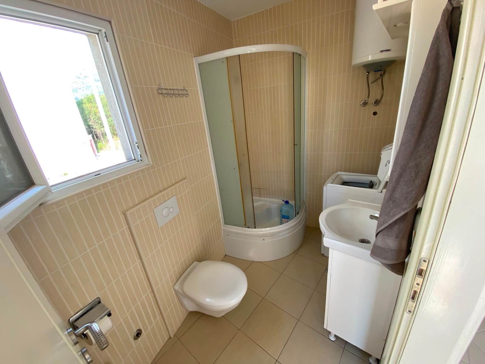 Möblierte 1-Schlafzimmer-Wohnung mit Garage in Bjeliši/ Bar zur Miete – MB114
