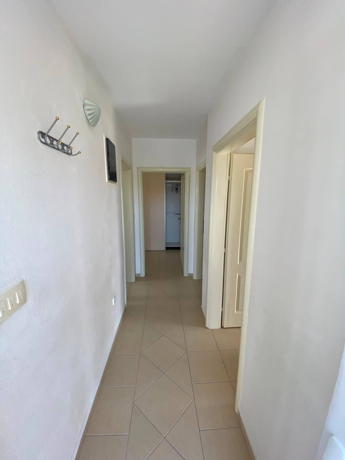 Möblierte 1-Schlafzimmer-Wohnung mit Garage in Bjeliši/ Bar zur Miete – MB114