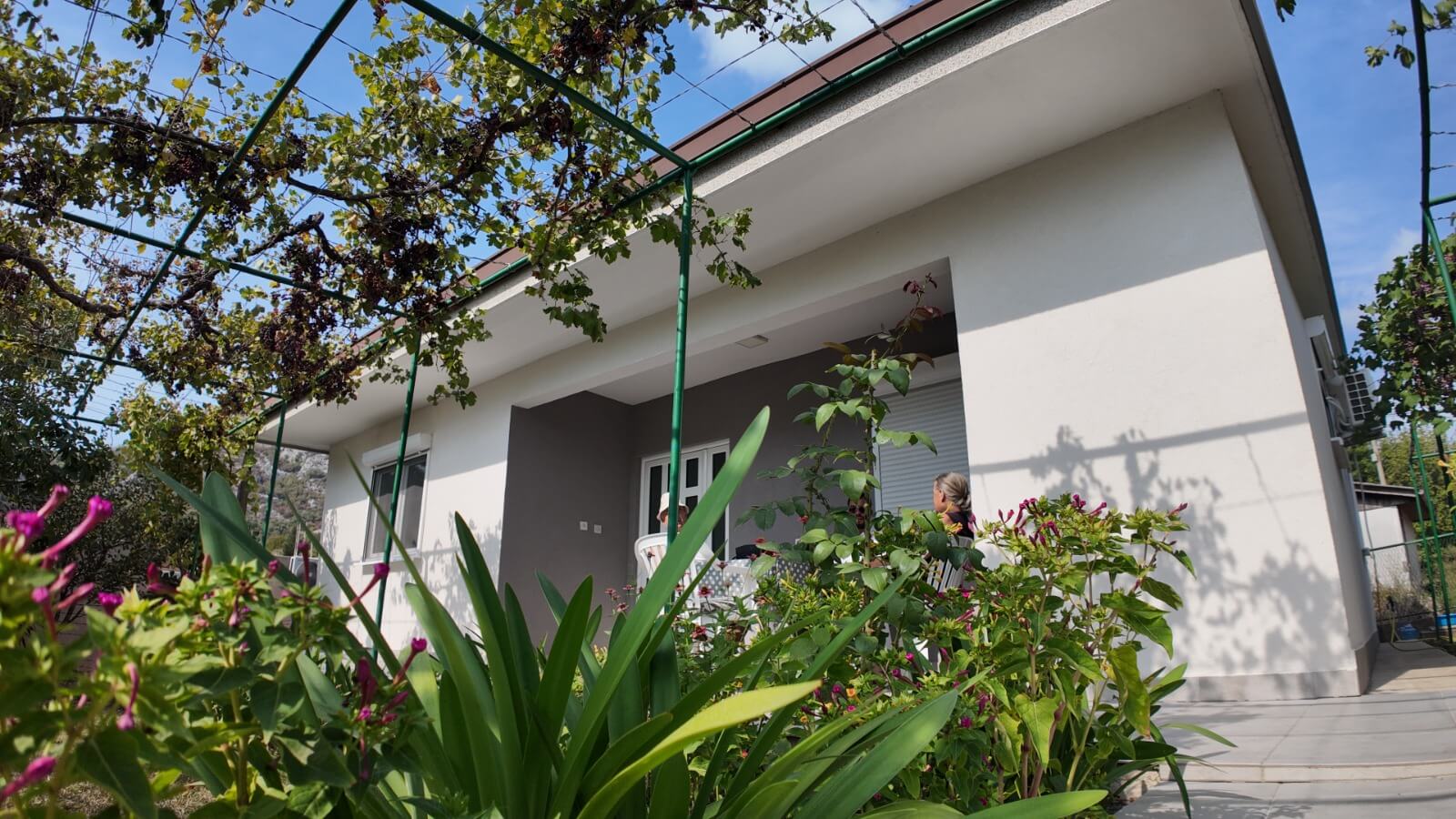 Legalisiertes Haus in Sutomore zum Kauf – SHK25