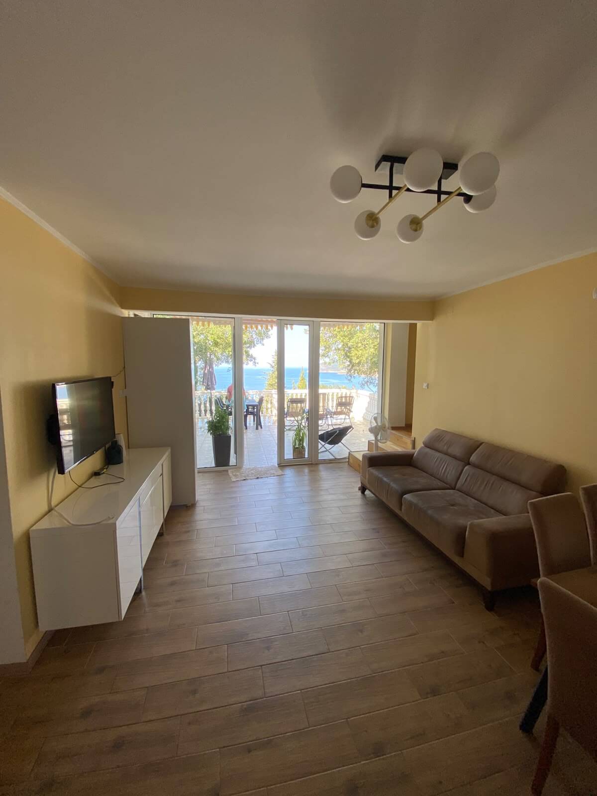 Schöne Villa mit Einliegerwohnung und Traum-Meerblick in Ratac/Bar zum Kauf – BHK142