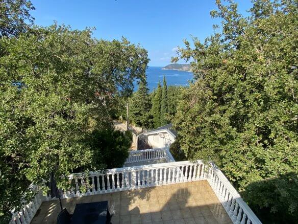 Schöne Villa mit Einliegerwohnung und Traum-Meerblick in Ratac/Bar zum Kauf – BHK142