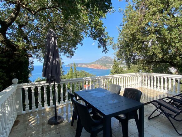 Schöne Villa mit Einliegerwohnung und Traum-Meerblick in Ratac/Bar zum Kauf – BHK142
