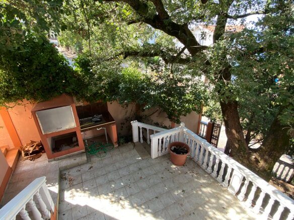 Schöne Villa mit Einliegerwohnung und Traum-Meerblick in Ratac/Bar zum Kauf – BHK142