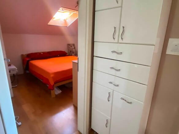 Legalisierte Maisonettewohnung mit drei Schlafzimmern in Podgorica zum Kauf – PG02