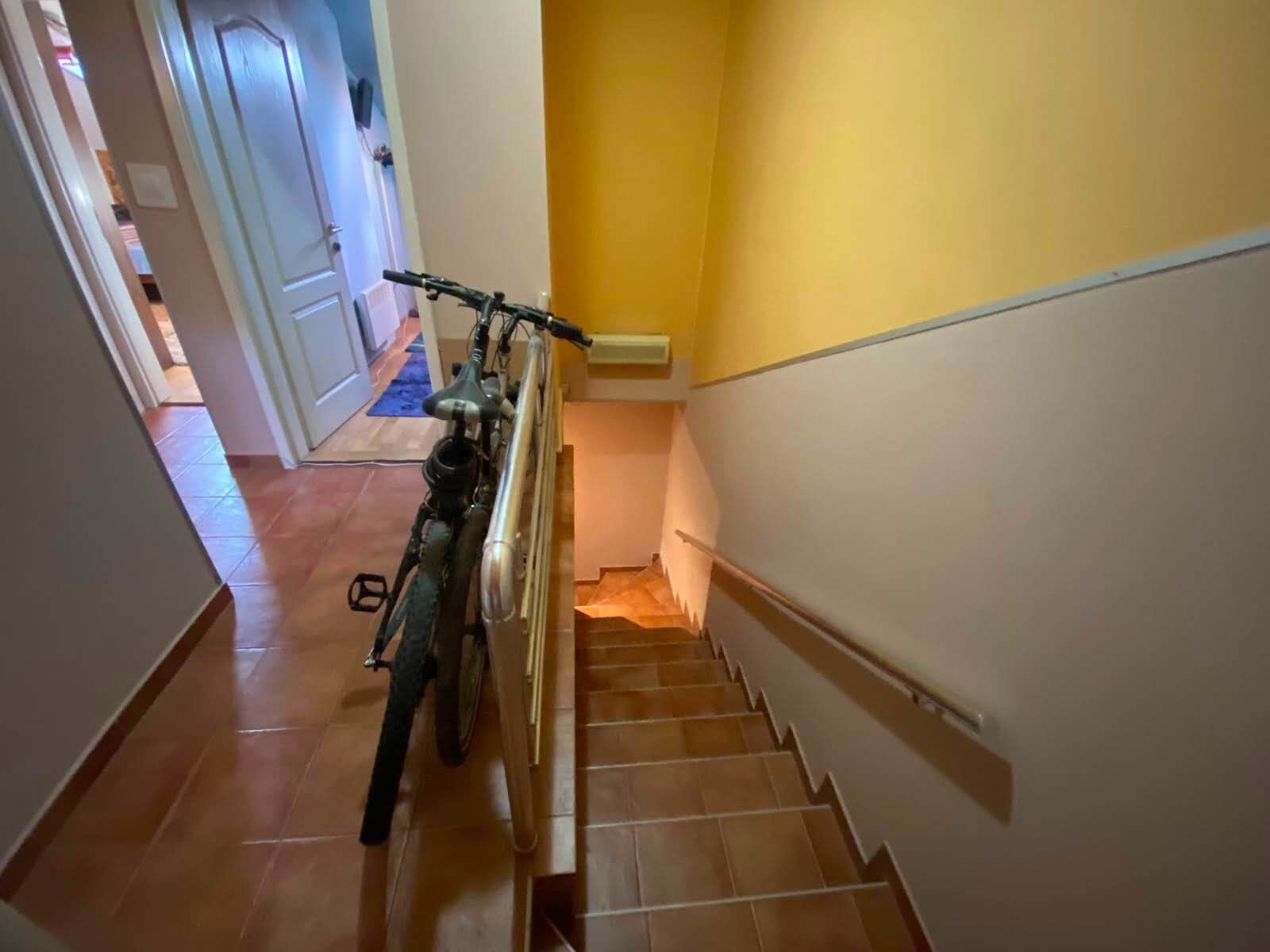 Legalisierte Maisonettewohnung mit drei Schlafzimmern in Podgorica zum Kauf – PG02