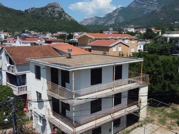 Legalisiertes Apartmenthaus mit drei separaten Wohneinheiten in Sutomore zum Kauf – SHK26