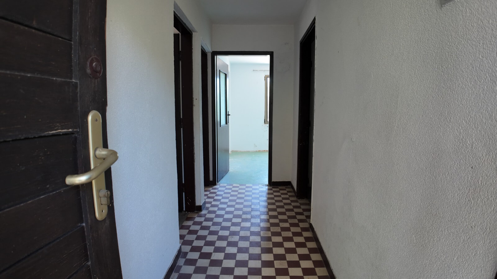 Legalisiertes Apartmenthaus mit drei separaten Wohneinheiten in Sutomore zum Kauf – SHK26