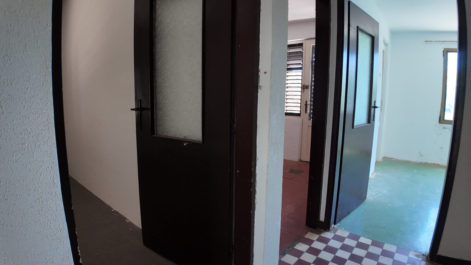 Legalisiertes Apartmenthaus mit drei separaten Wohneinheiten in Sutomore zum Kauf – SHK26