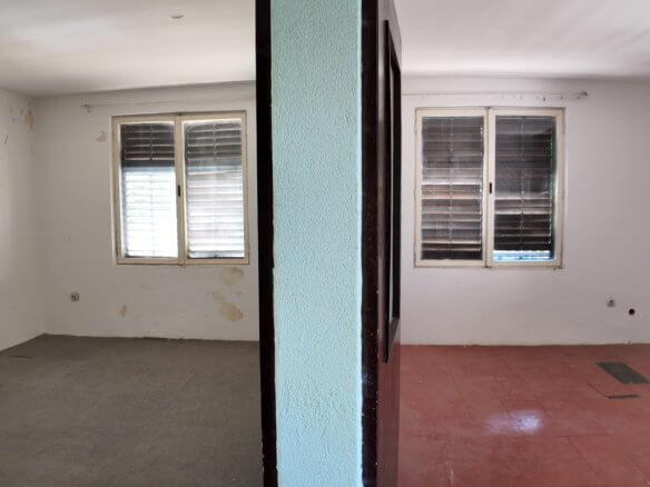 Legalisiertes Apartmenthaus mit drei separaten Wohneinheiten in Sutomore zum Kauf – SHK26