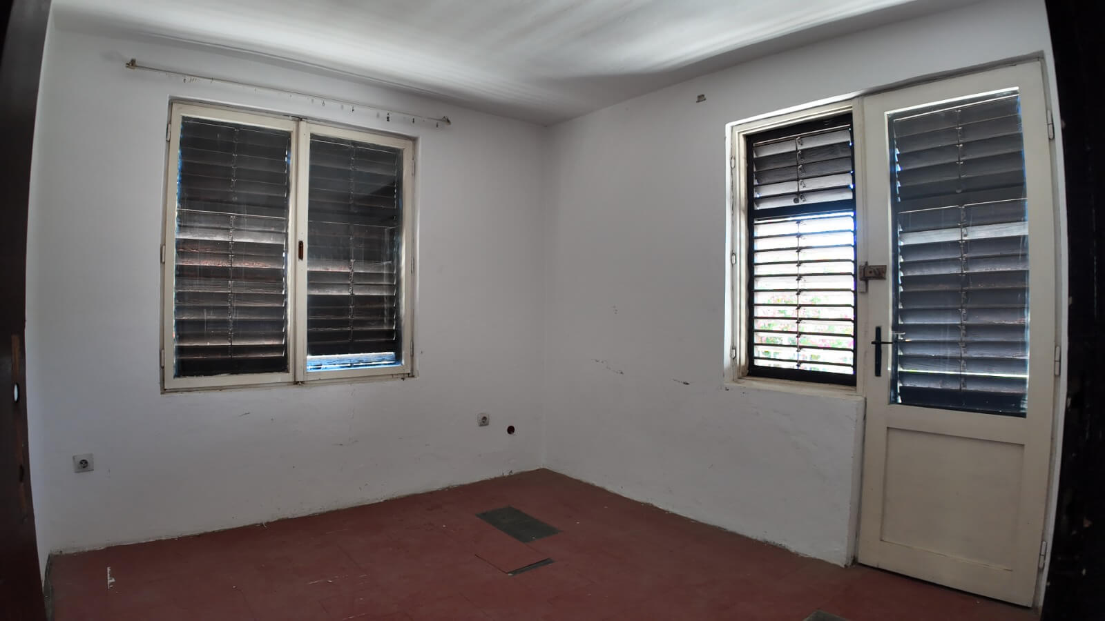 Legalisiertes Apartmenthaus mit drei separaten Wohneinheiten in Sutomore zum Kauf – SHK26
