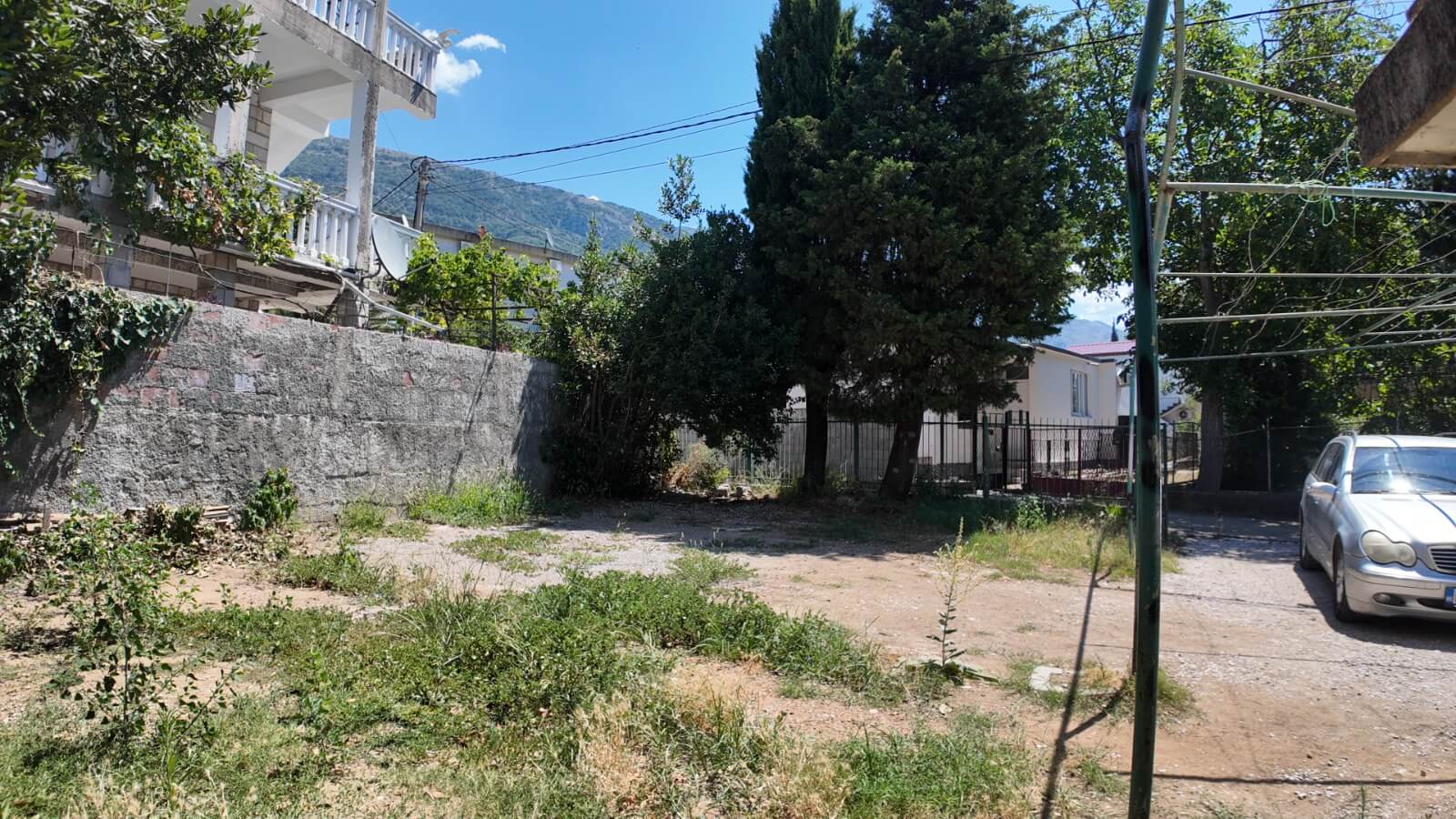 Legalisiertes Apartmenthaus mit drei separaten Wohneinheiten in Sutomore zum Kauf – SHK26