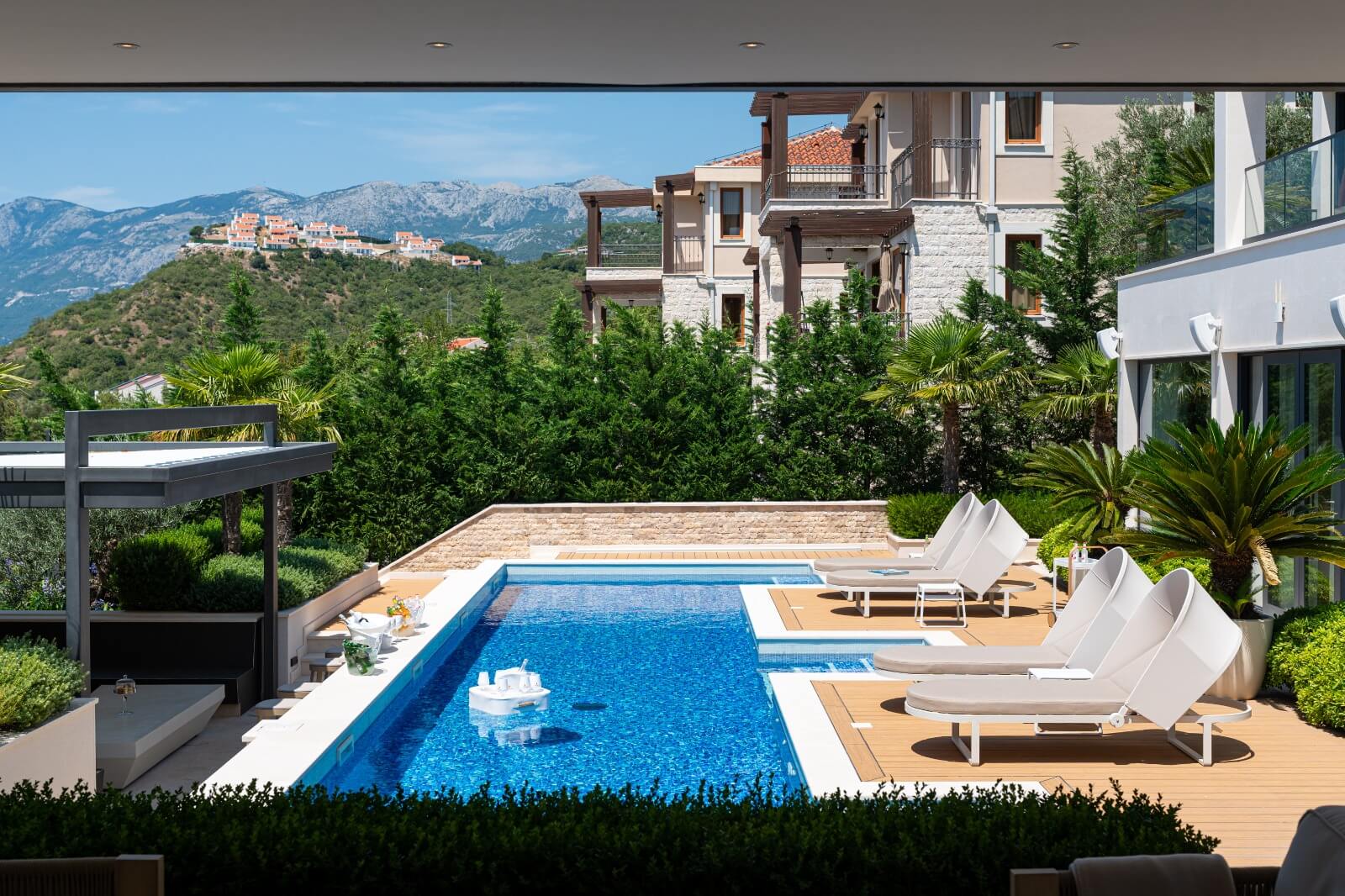 Exklusive Luxus-Villa mit Pool und spektakulärem Meerblick in Blizikuće/ Budva zum Kauf – BuHK5