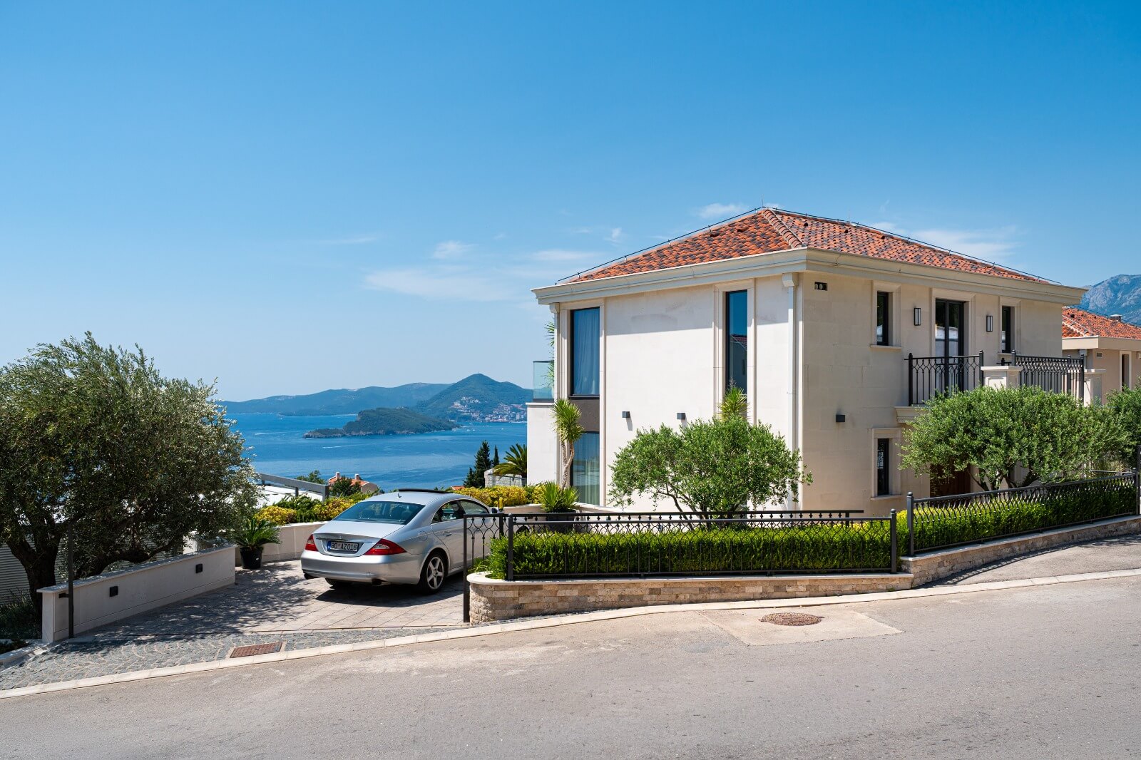 Exklusive Luxus-Villa mit Pool und spektakulärem Meerblick in Blizikuće/ Budva zum Kauf – BuHK5