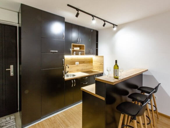 Sehr gepflegte und moderne 2-Zimmer-Wohnung in Ilino/ Bar zur Miete – MB118