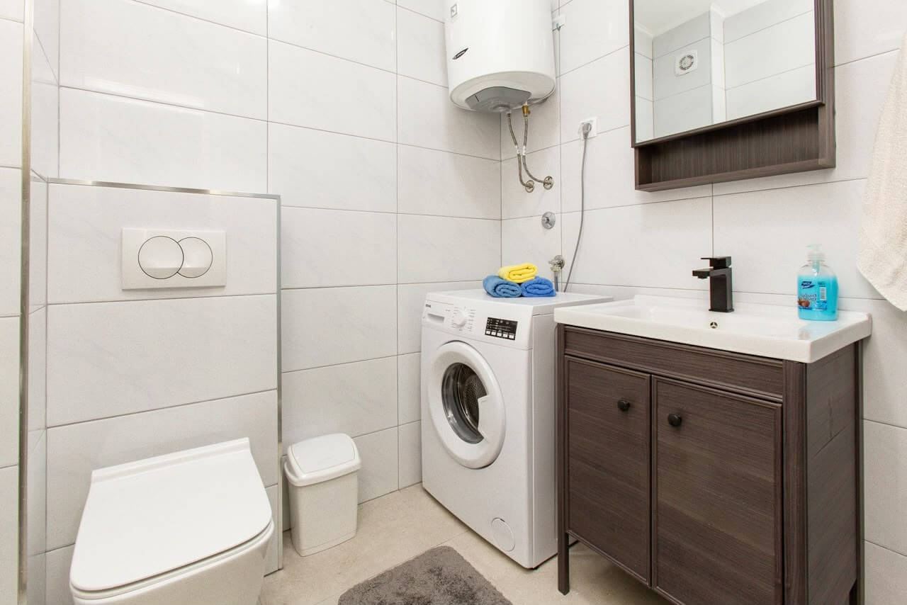 Sehr gepflegte und moderne 2-Zimmer-Wohnung in Ilino/ Bar zur Miete – MB118
