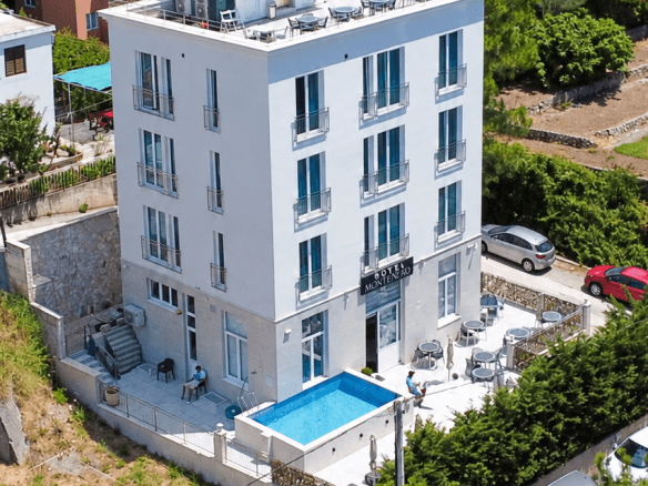 Exklusives Hotel mit Pool und Dachterrasse in Šušanj/ Bar zum Kauf – nur ca. 60 Meter vom Meer – BHK145