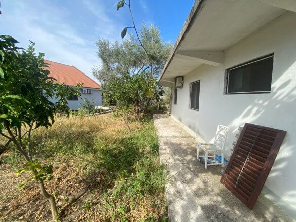Einfamilienhaus in Mirovica/Bar mit großem Grundstück und Erweiterungspotenzial zum Kauf – BHK144