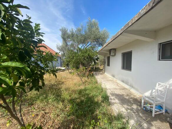Einfamilienhaus in Mirovica/Bar mit großem Grundstück und Erweiterungspotenzial zum Kauf – BHK144