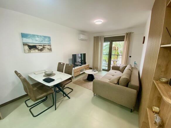 Wohnung mit Meer- und Stadtblick in Šušanj/Bar zur Miete – MB121