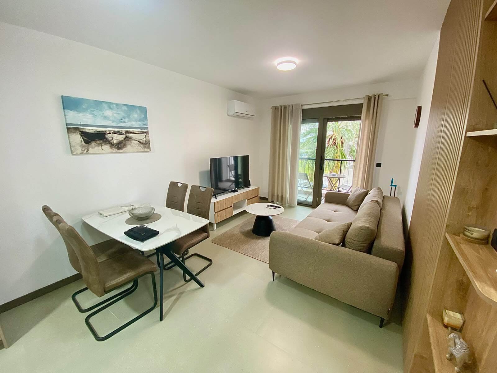 Wohnung mit Meer- und Stadtblick in Šušanj/Bar zur Miete – MB121