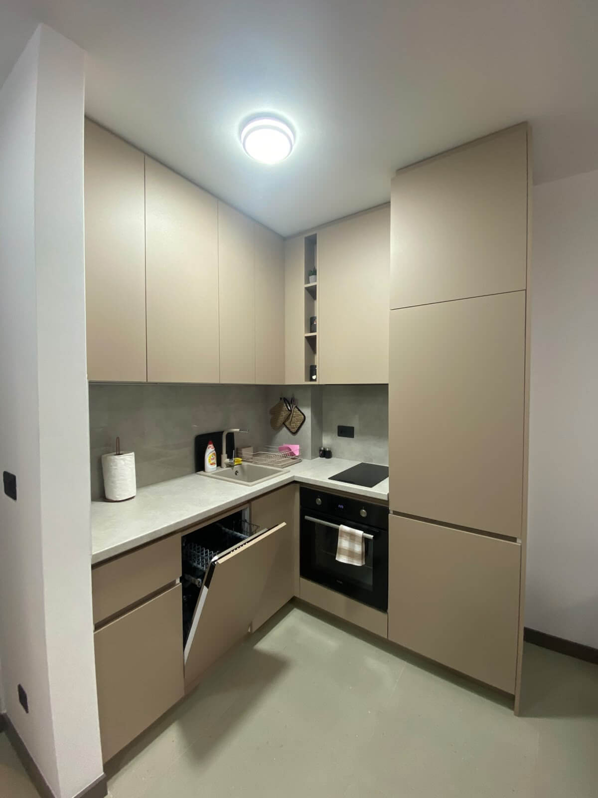 Wohnung mit Meer- und Stadtblick in Šušanj/Bar zur Miete – MB121