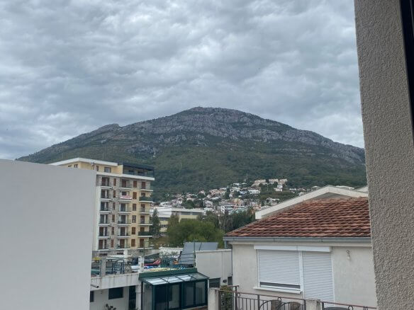 Wohnung mit Meer- und Stadtblick in Šušanj/Bar zur Miete – MB121