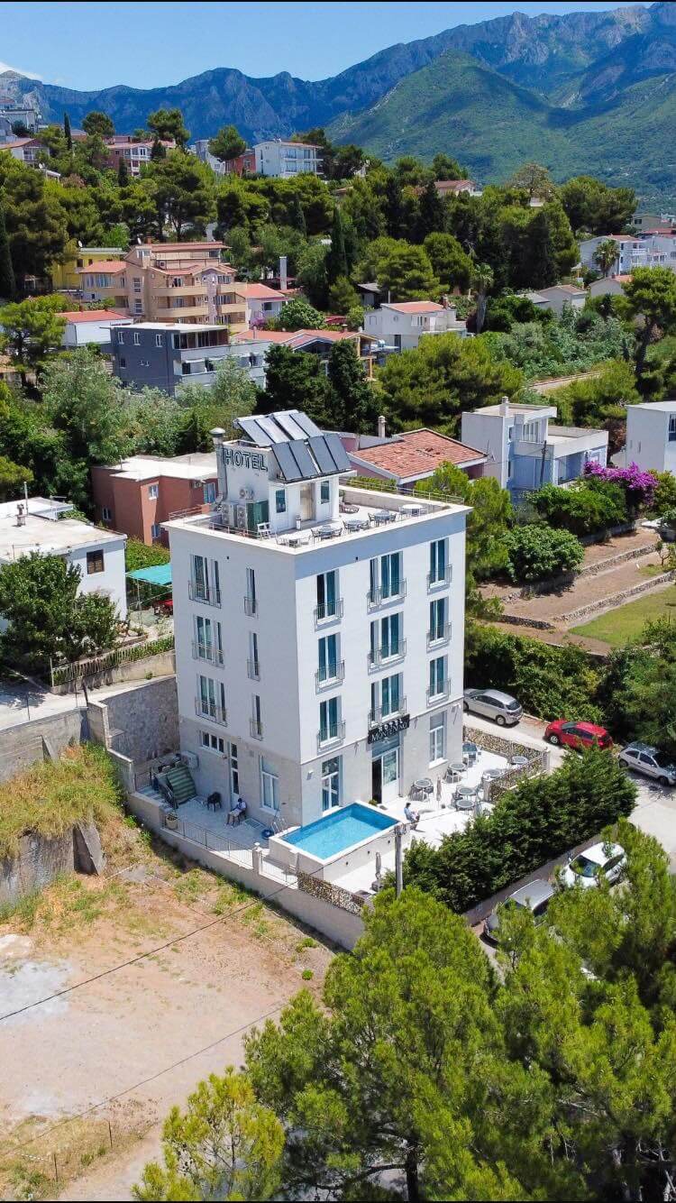 Exklusives Hotel mit Pool und Dachterrasse in Šušanj/ Bar zum Kauf – nur ca. 60 Meter vom Meer – BHK145