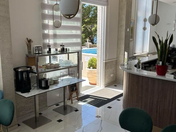 Exklusives Hotel mit Pool und Dachterrasse in Šušanj/ Bar zum Kauf – nur ca. 60 Meter vom Meer – BHK145