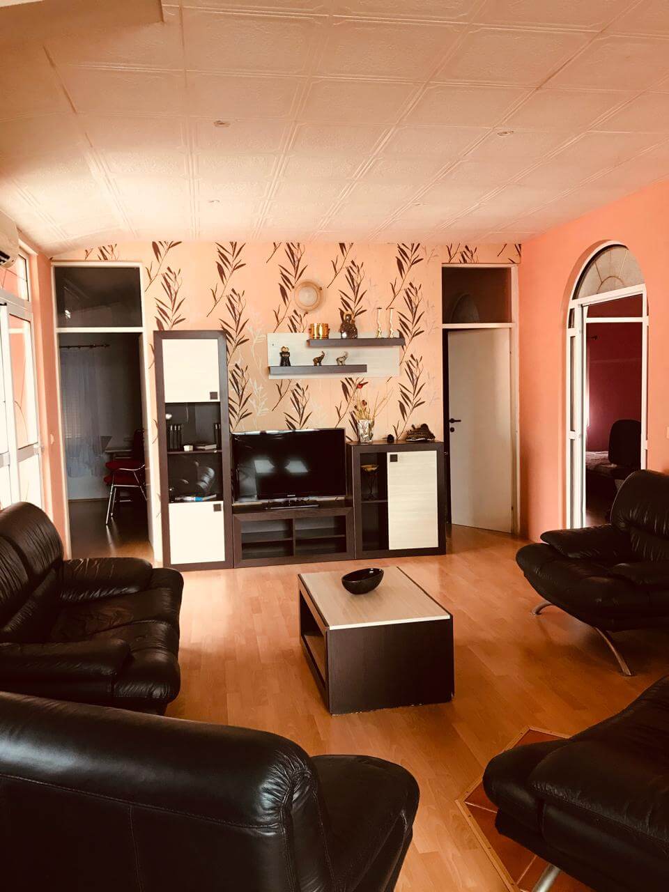 3-Schlafzimmer-Wohnung mit zwei Terrassen und Innenpool in Bar zur Miete – MB122