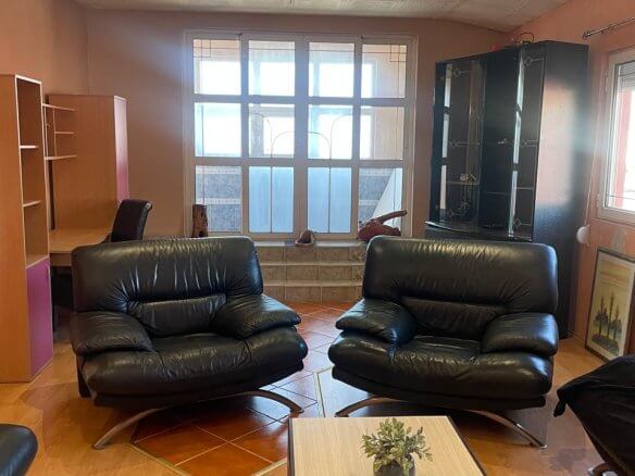 3-Schlafzimmer-Wohnung mit zwei Terrassen und Innenpool in Bar zur Miete – MB122