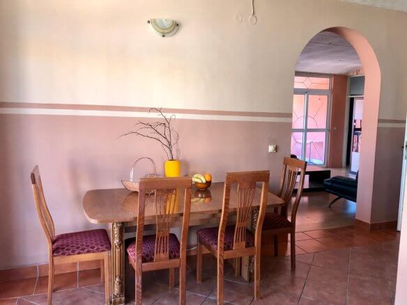3-Schlafzimmer-Wohnung mit zwei Terrassen und Innenpool in Bar zur Miete – MB122