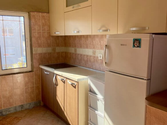 3-Schlafzimmer-Wohnung mit zwei Terrassen und Innenpool in Bar zur Miete – MB122