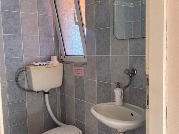 3-Schlafzimmer-Wohnung mit zwei Terrassen und Innenpool in Bar zur Miete – MB122