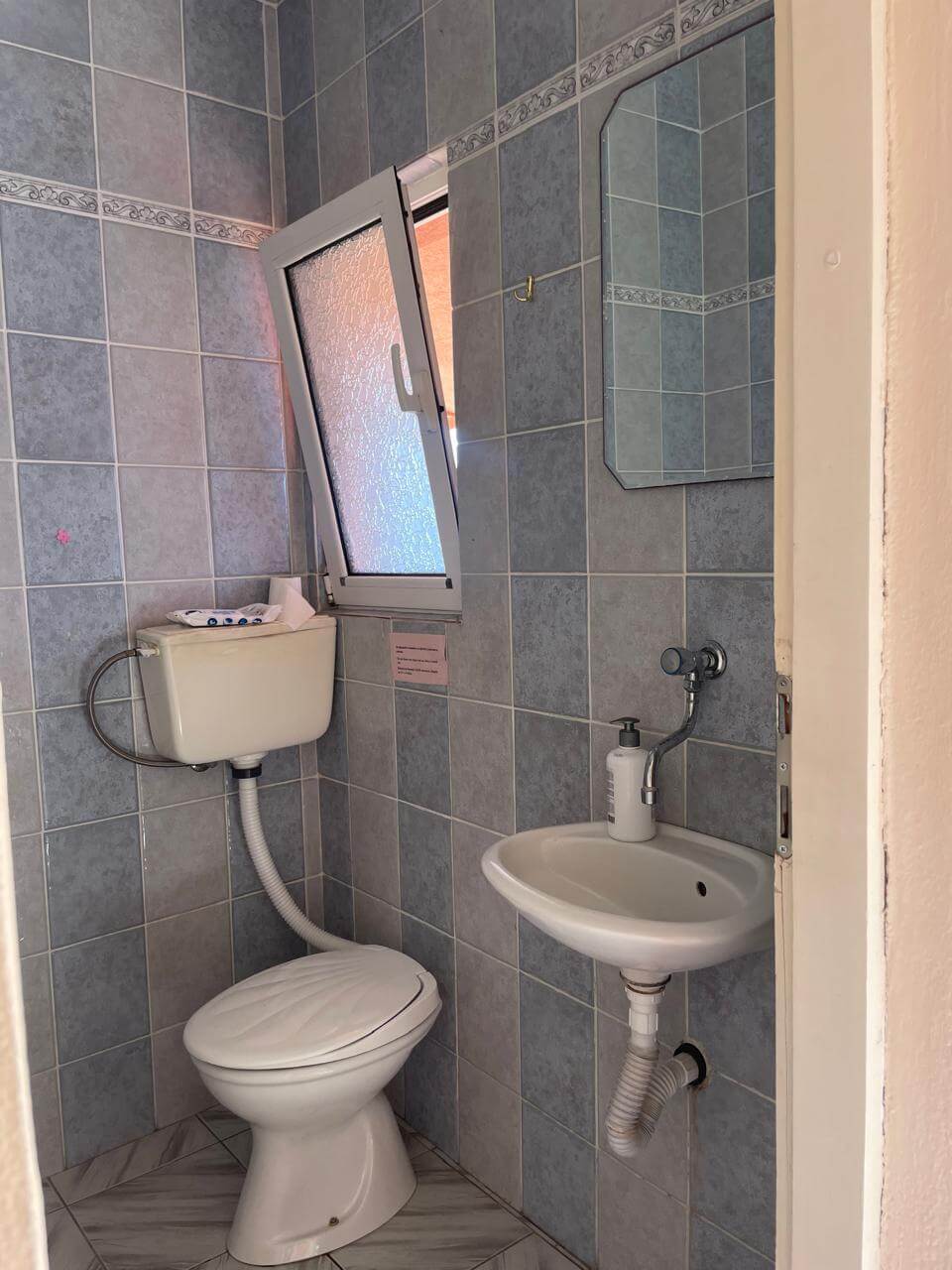3-Schlafzimmer-Wohnung mit zwei Terrassen und Innenpool in Bar zur Miete – MB122