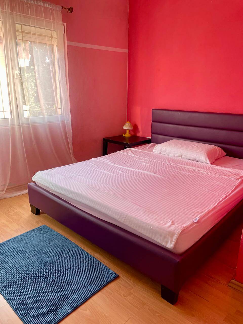 3-Schlafzimmer-Wohnung mit zwei Terrassen und Innenpool in Bar zur Miete – MB122