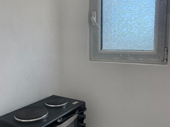 3-Schlafzimmer-Wohnung mit zwei Terrassen und Innenpool in Bar zur Miete – MB122