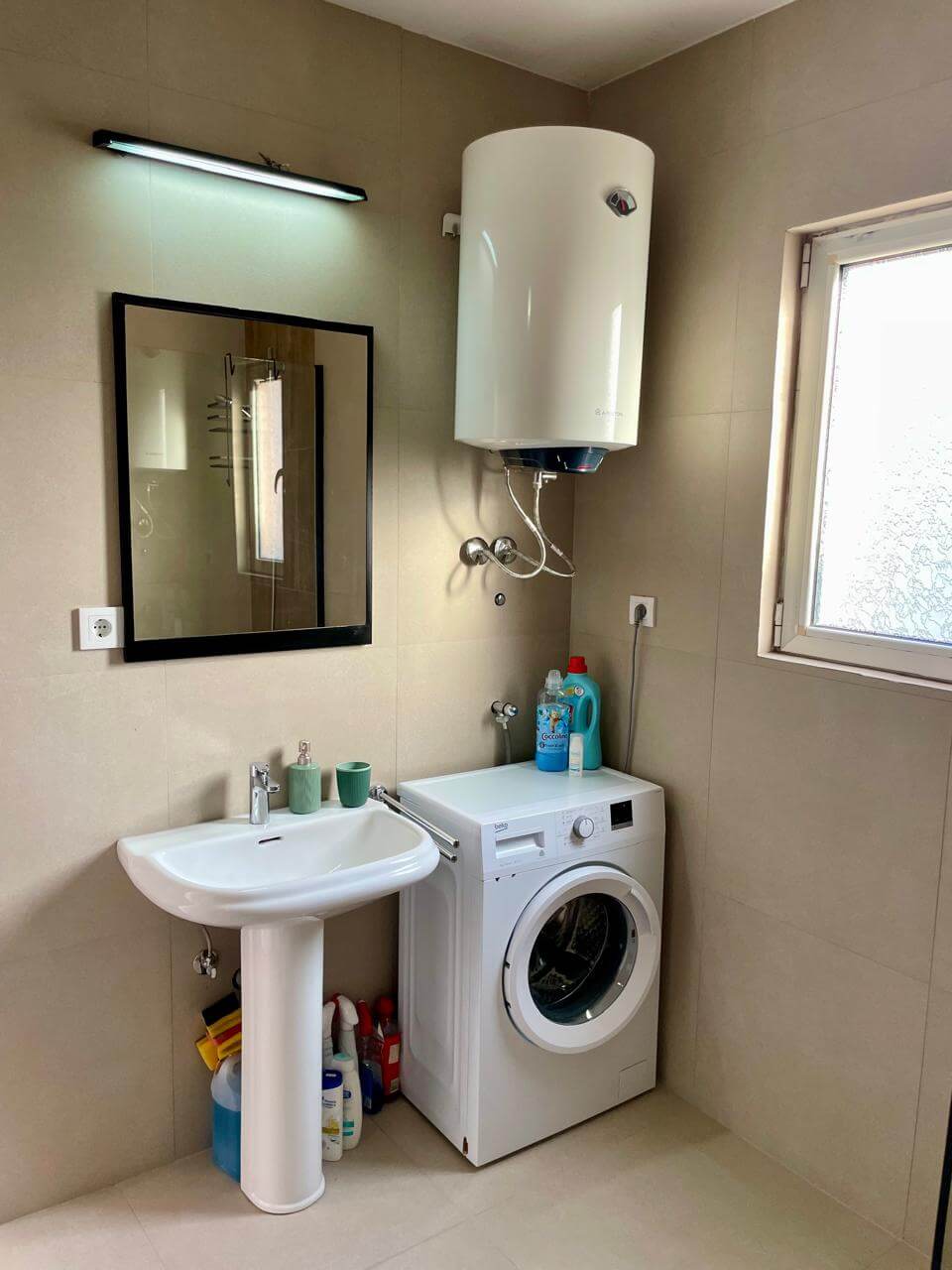 3-Schlafzimmer-Wohnung mit zwei Terrassen und Innenpool in Bar zur Miete – MB122