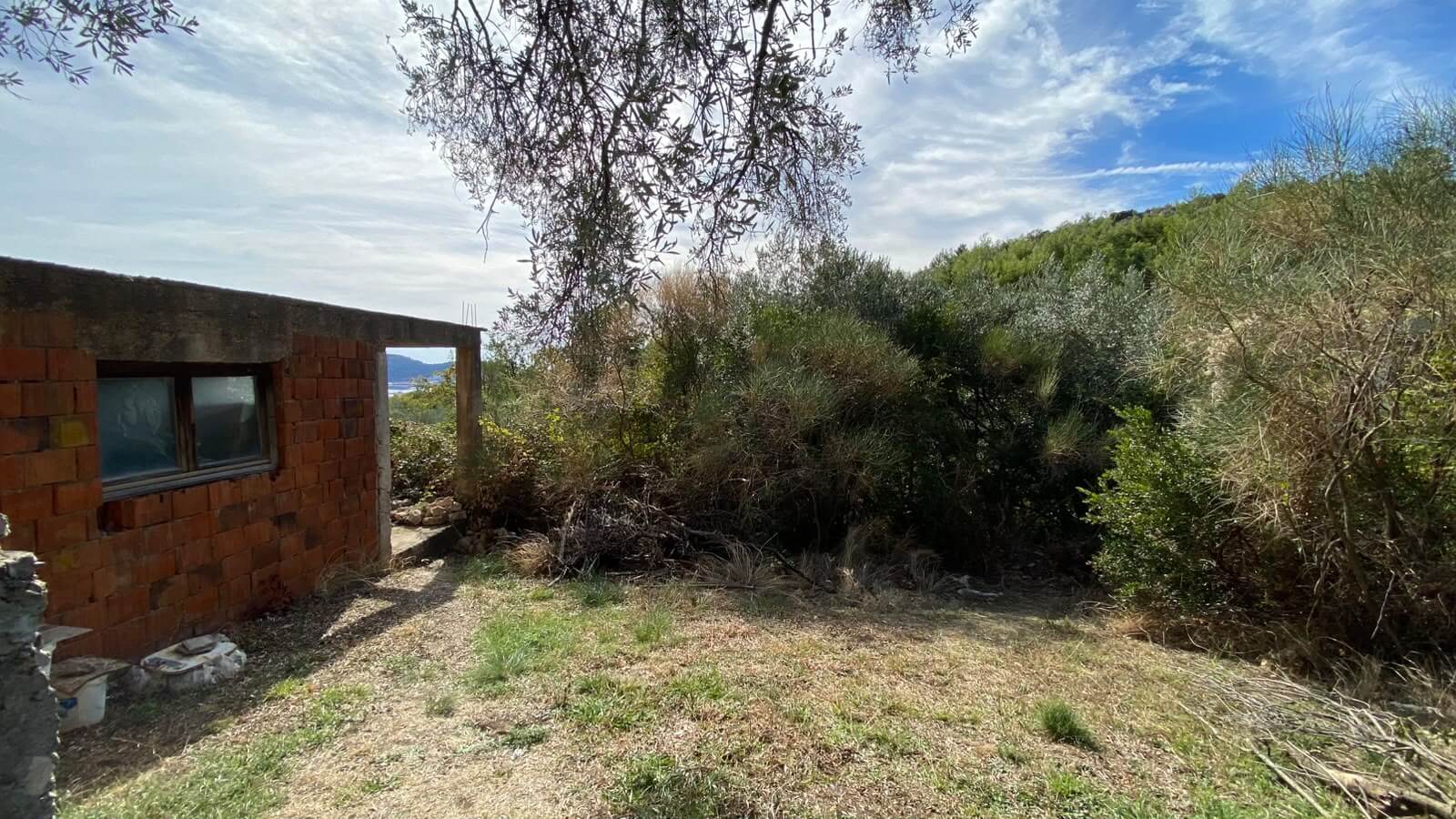 Urbanisiertes Grundstück mit Meer- und Hafenblick in Šušanj/ Bar zum Kauf – B103