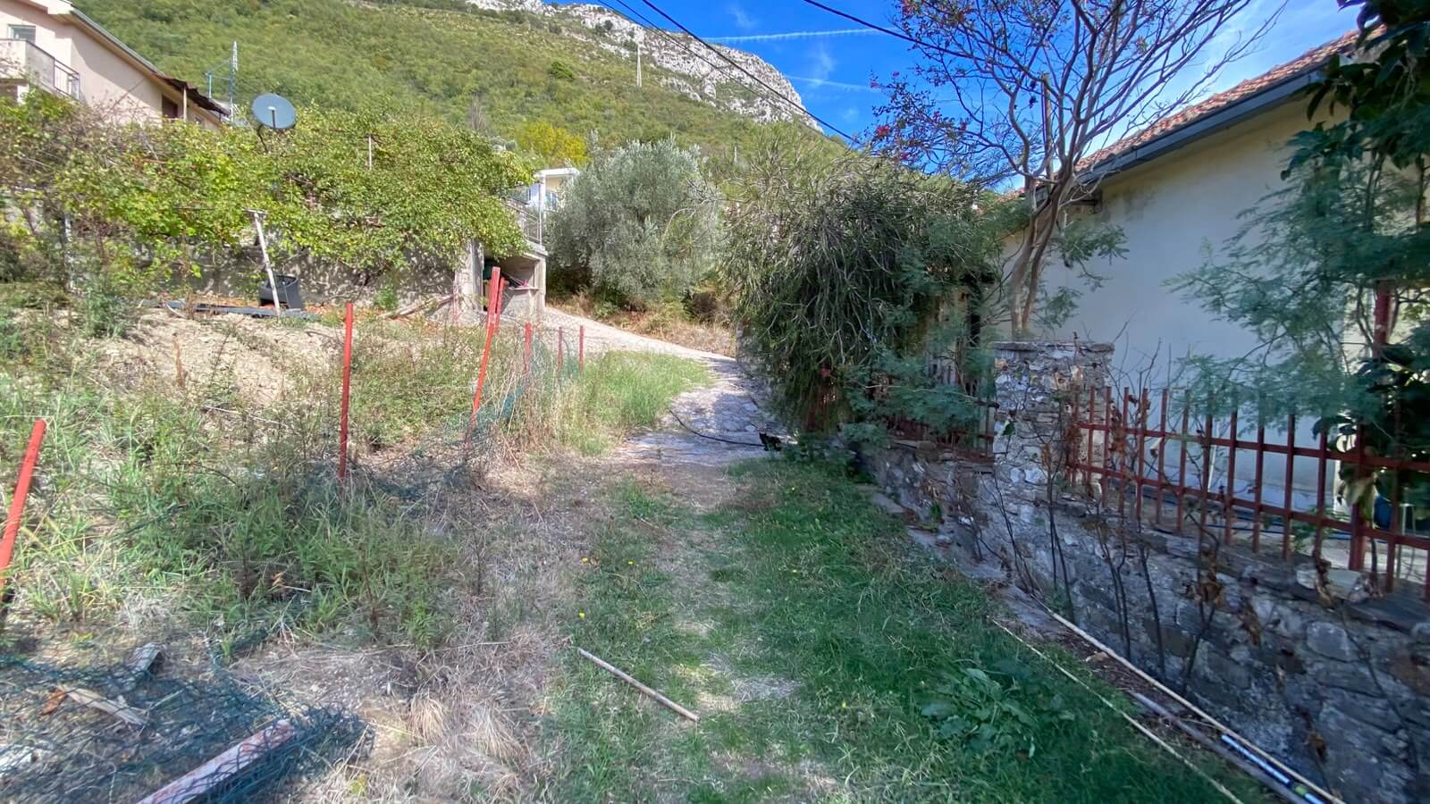 Urbanisiertes Grundstück mit Meer- und Hafenblick in Šušanj/ Bar zum Kauf – B103