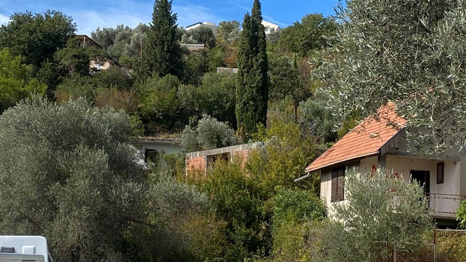 Urbanisiertes Grundstück mit Meer- und Hafenblick in Šušanj/ Bar zum Kauf – B103