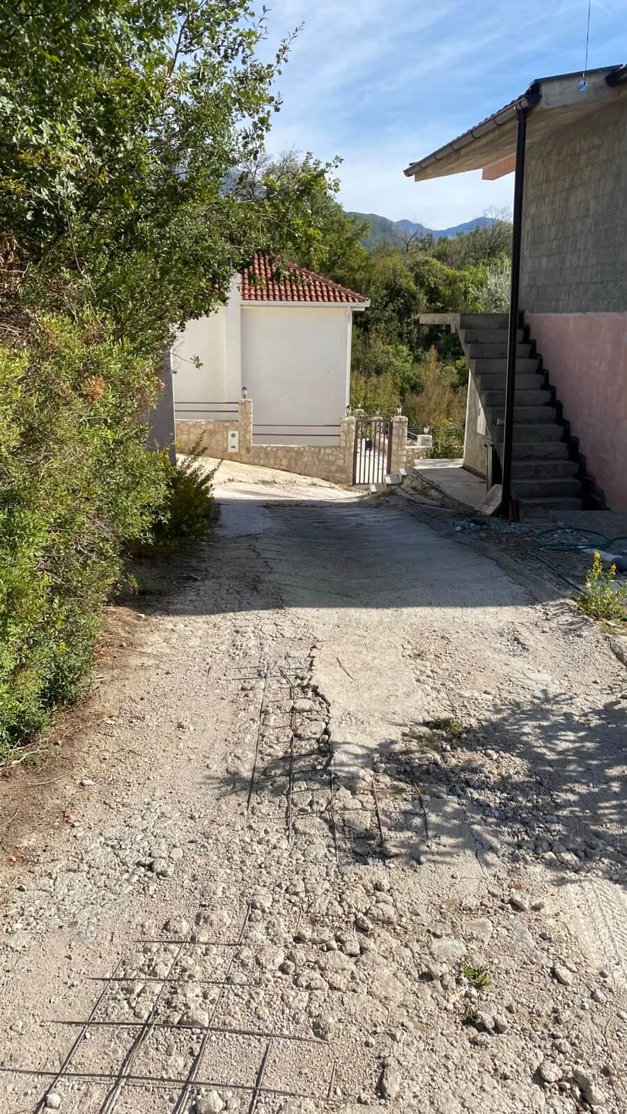 Urbanisiertes Grundstück mit Meer- und Hafenblick in Šušanj/ Bar zum Kauf – B103