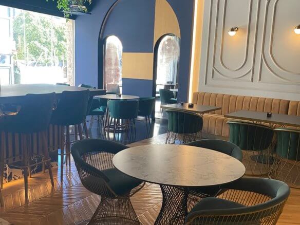 Voll ausgestattetes Restaurant in erster Meereslinie an der Mala Plaža in Ulcinj zur Miete – MUl03